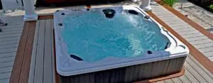 Can a hot tub run without chemicals?