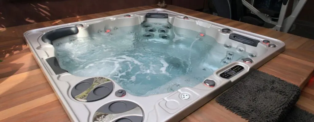 How-Much-Water-Hot-Tub
