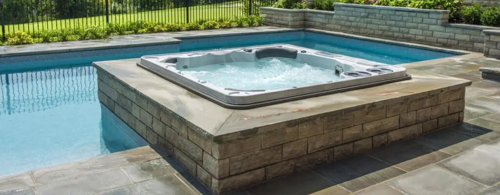 avoid-these-common-hot-tub-buying-mistakes
