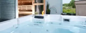 How to relieve pain and improve the quality of life with your hot tub