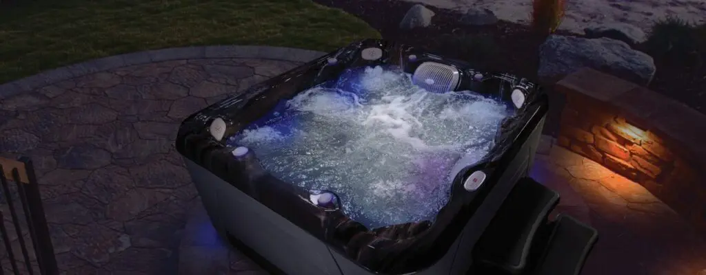 accessorise-your-hot-tub-for-the-season