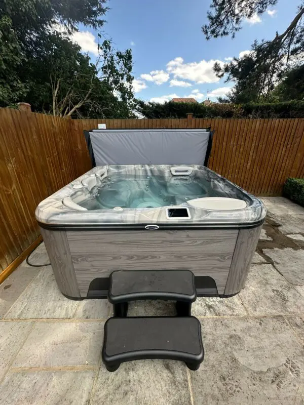 Hydropool Signature Self Cleaning 455 Hot Tub Gold