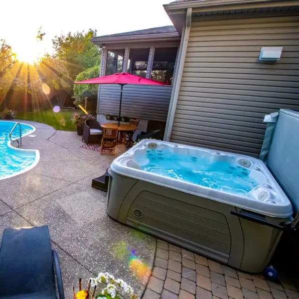 Hydropool Serenity 5900 Hot Tub