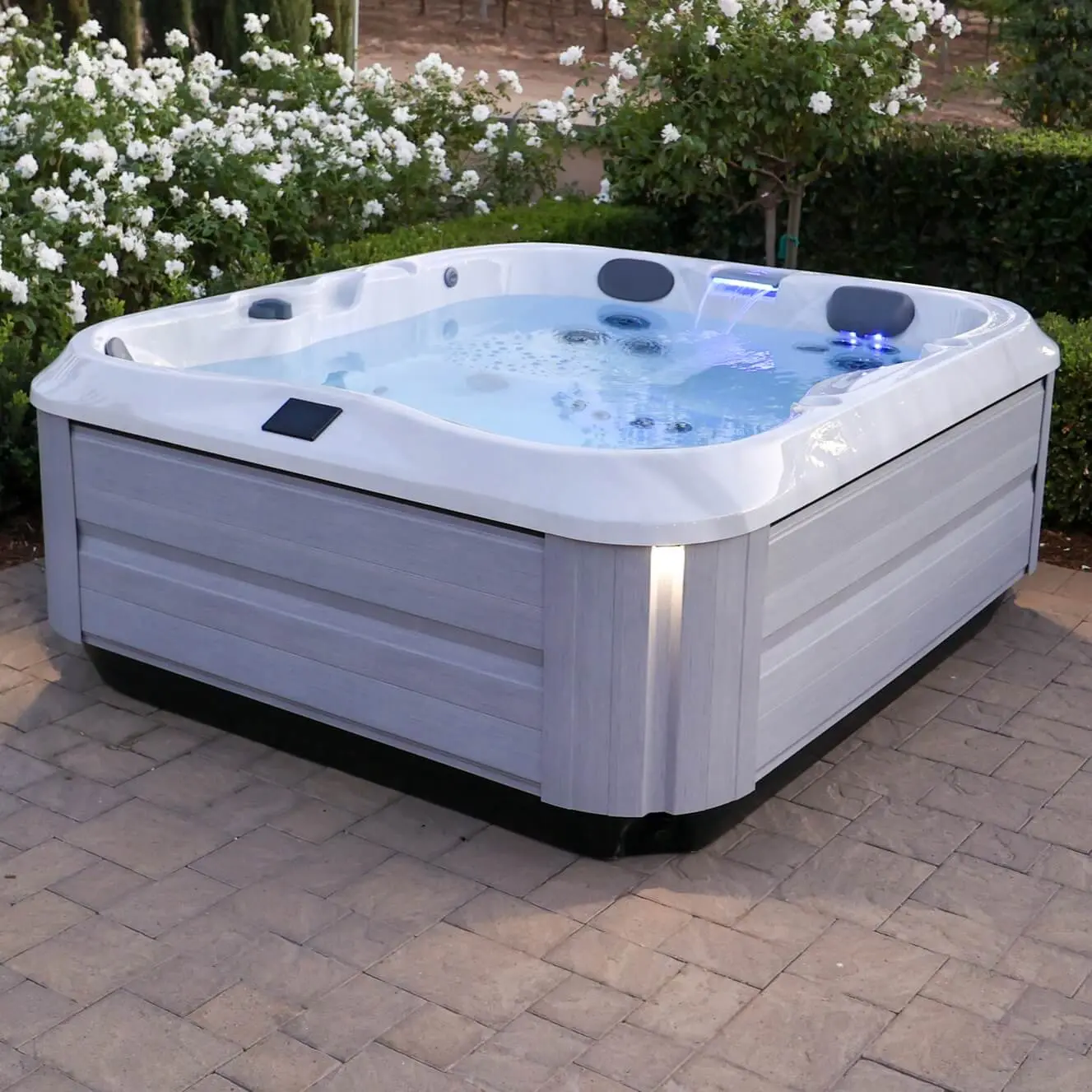 Jacuzzi® J-325™ Comfort Compact Hot Tub with Open Seating