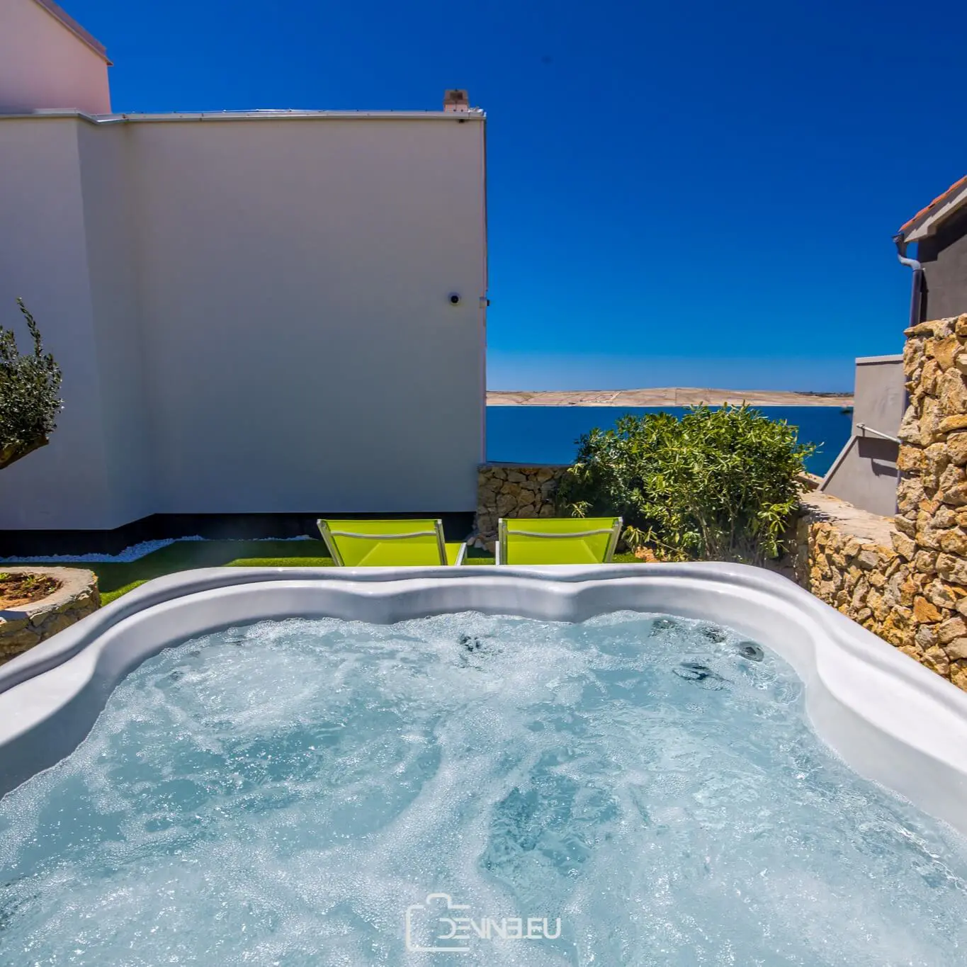 Jacuzzi® Lodge+M Holiday Park Hot Tub