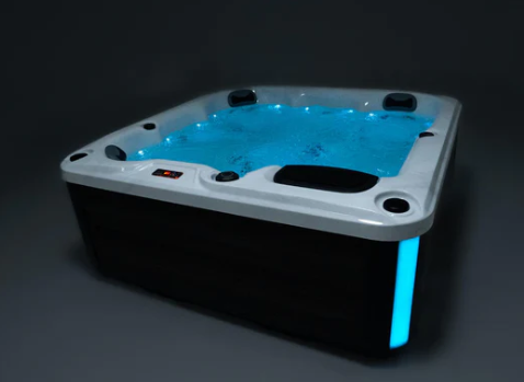 Evara Luxe Hot Tub