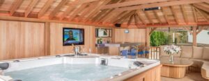 How do you know which hot tub enclosure is right for your garden?