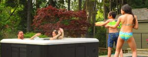 Our top 3 benefits of spending time with family in a hot tub