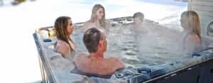 Our list of do’s and don’ts for using your hot tub in the winter