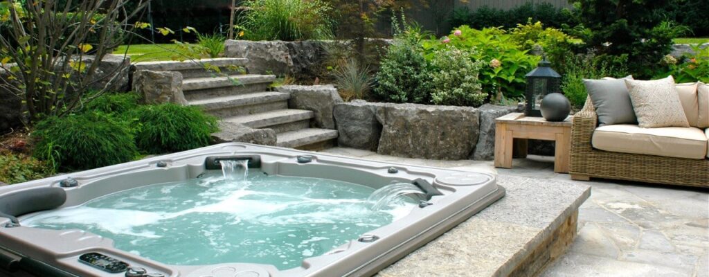 is-it-possible-to-use-a-hot-tut-in-the-summer (1)