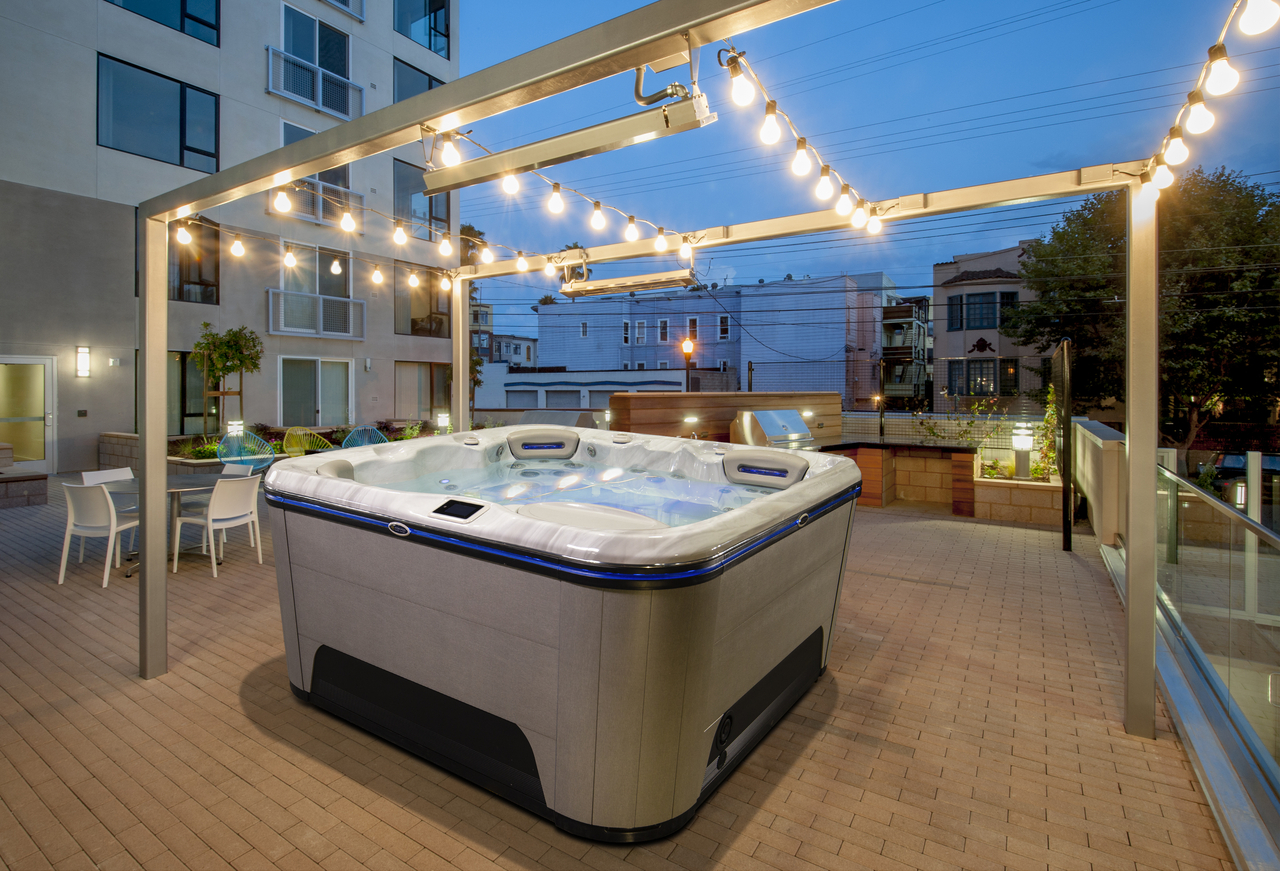 Hydropool Signature Self Cleaning 579 Hot Tub Gold