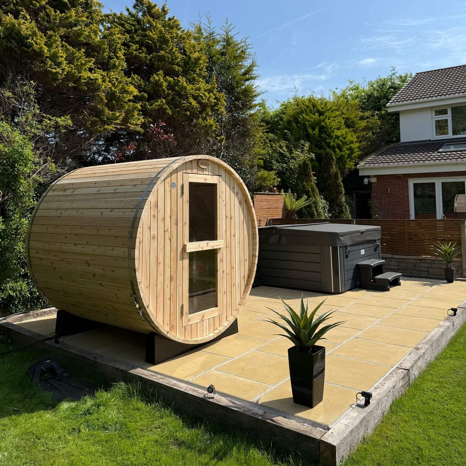 Barrell Luxe Outdoor Sauna - 6 foot