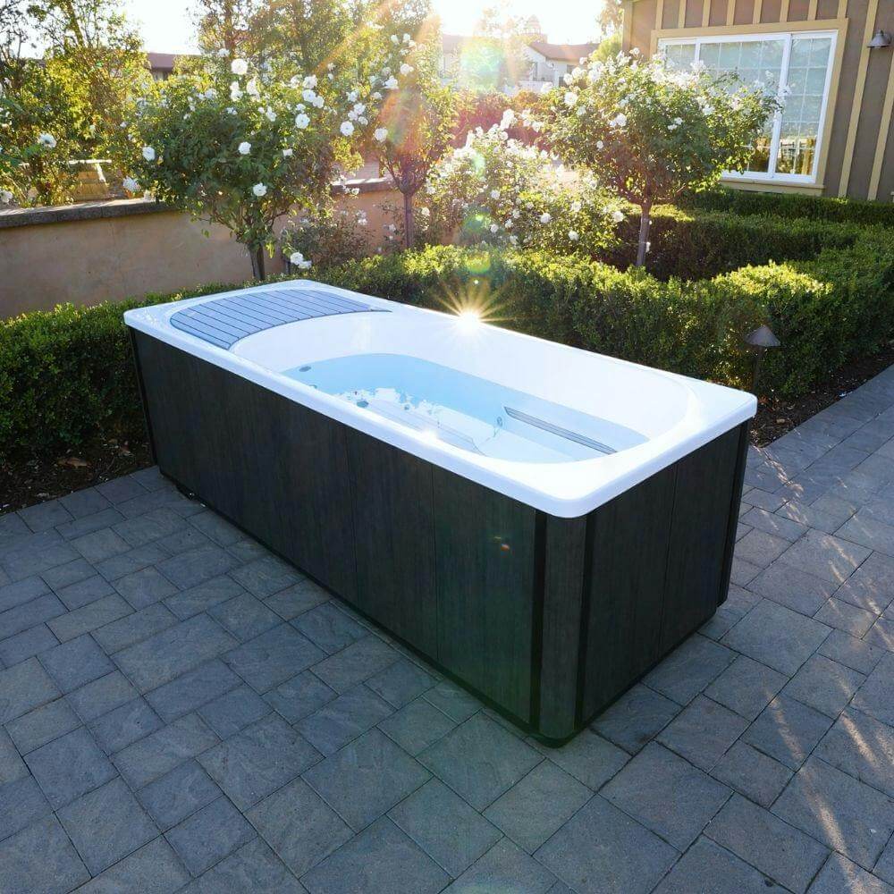 Jacuzzi® Kodiak™ Cold Plunge