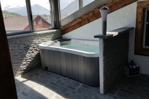 Hydropool Serenity SE-4L Hot Tub