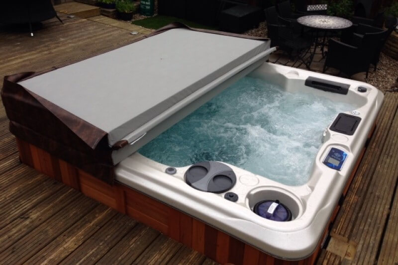 Hydropool Self Cleaning Hot Tub 395