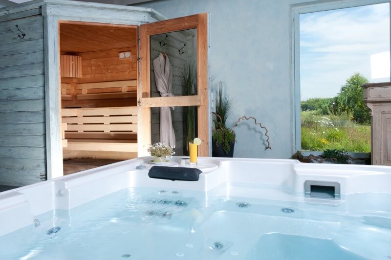 Hydropool Self Cleaning Hot Tub 495