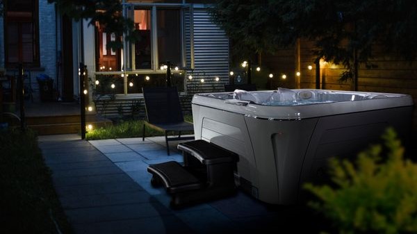 Hydropool Serenity 5900 Hot Tub