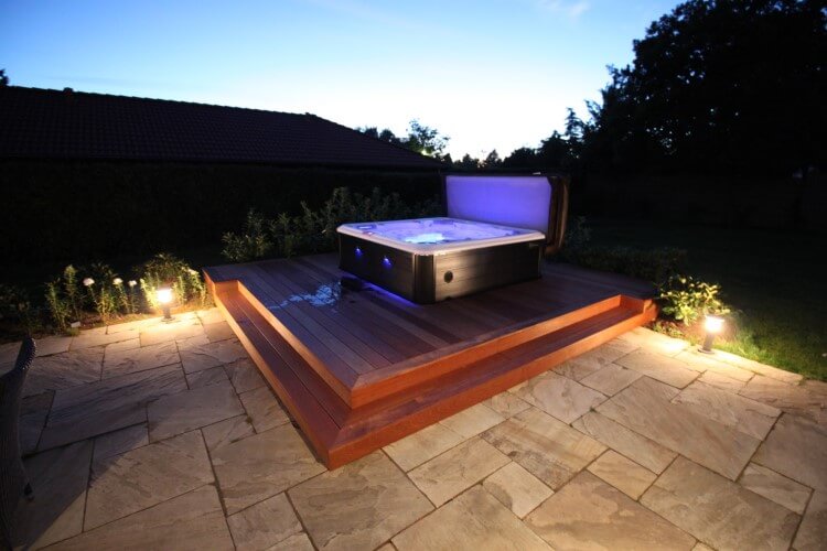 Hydropool Self Cleaning Hot Tub 695