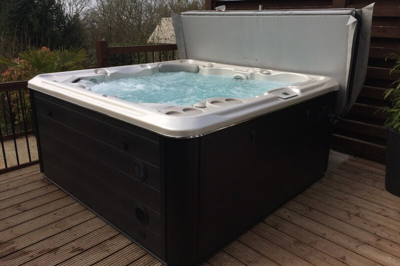 Hydropool Self Cleaning Hot Tub 770