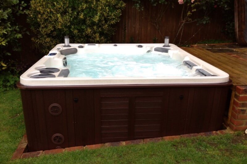 Hydropool Self Cleaning Hot Tub 790