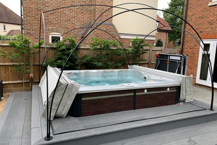 Hydropool Self Cleaning Hot Tub 970