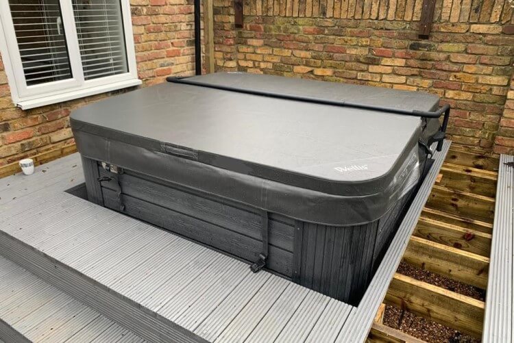 Wellis Jupiter Hot Tub