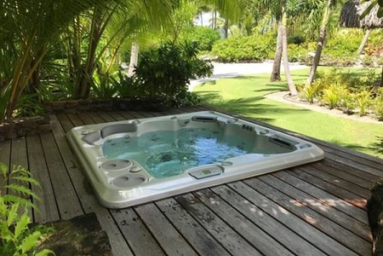 Hydropool Self Cleaning Hot Tub 770