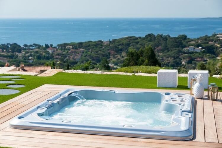 Hydropool Self Cleaning Hot Tub 790