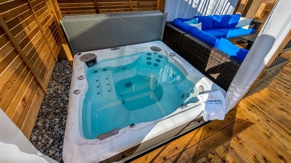 Hydropool Serenity 5900 Hot Tub