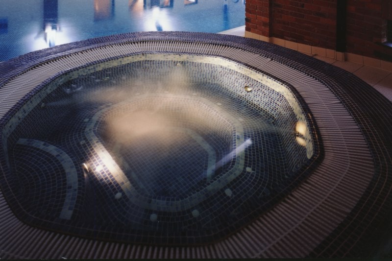 Round Hot Tubs