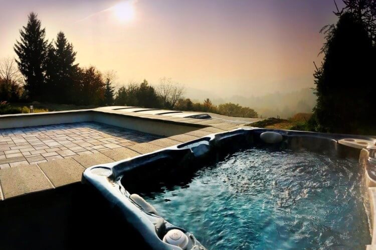 Hydropool Serenity SE-4L Hot Tub