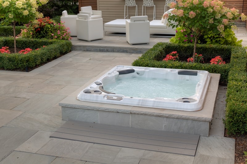 Hydropool Self Cleaning Hot Tub 570