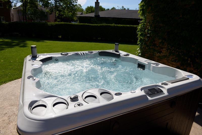 Hydropool Self Cleaning Hot Tub 695