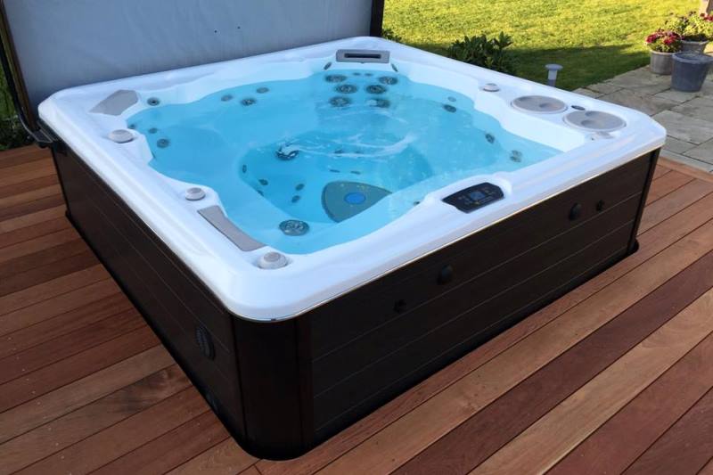 Hydropool Self Cleaning Hot Tub 720