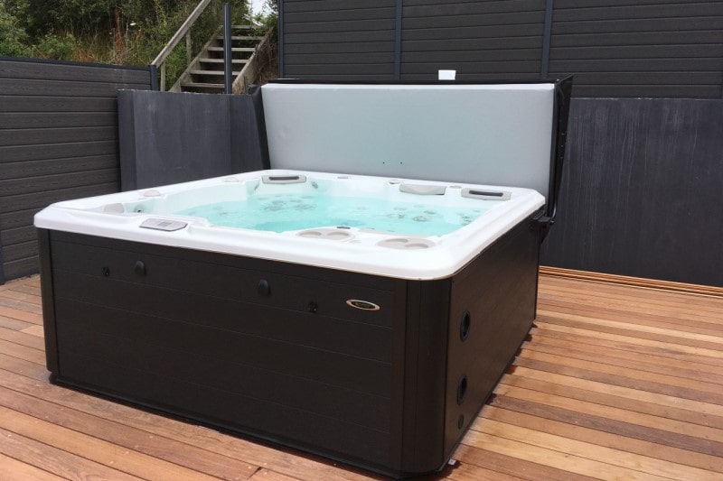 Hydropool Self Cleaning Hot Tub 790