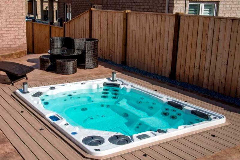 Hydropool Self Cleaning Hot Tub 970