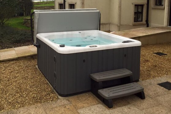 Hydropool Serenity SE-5 Hot Tub