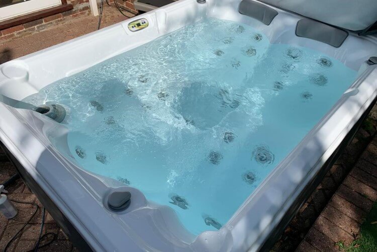 Wellis Sun Hot Tub