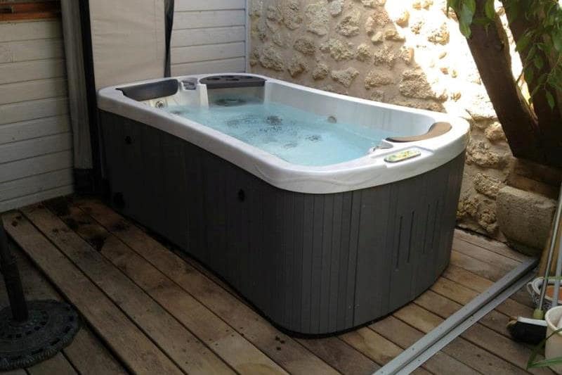 Hydropool Serenity SE-4L Hot Tub