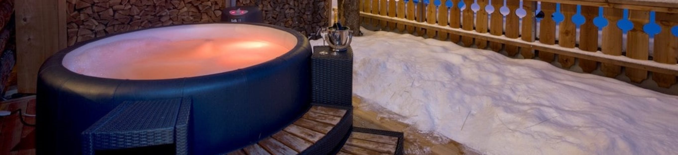Softubs & Round Hot Tubs Banner