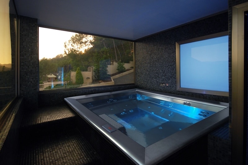 Bespoke Hot Tubs