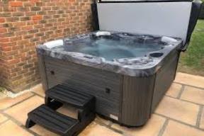 Wellis Jupiter Hot Tub