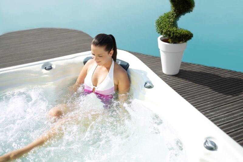 Hydropool Self Cleaning Hot Tub 970