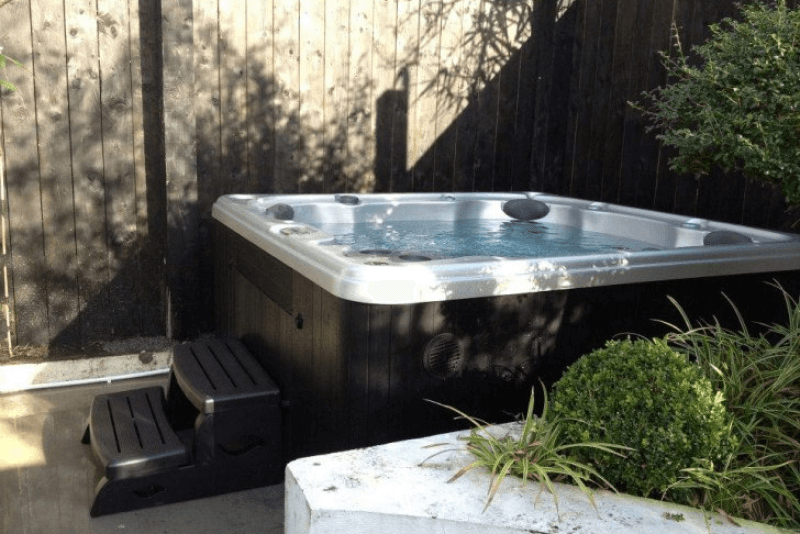 Hydropool Serenity 4300 Hot Tub